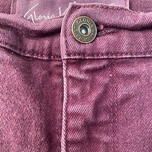 Gloria Vanderbilt Amanda Jeans in Wine